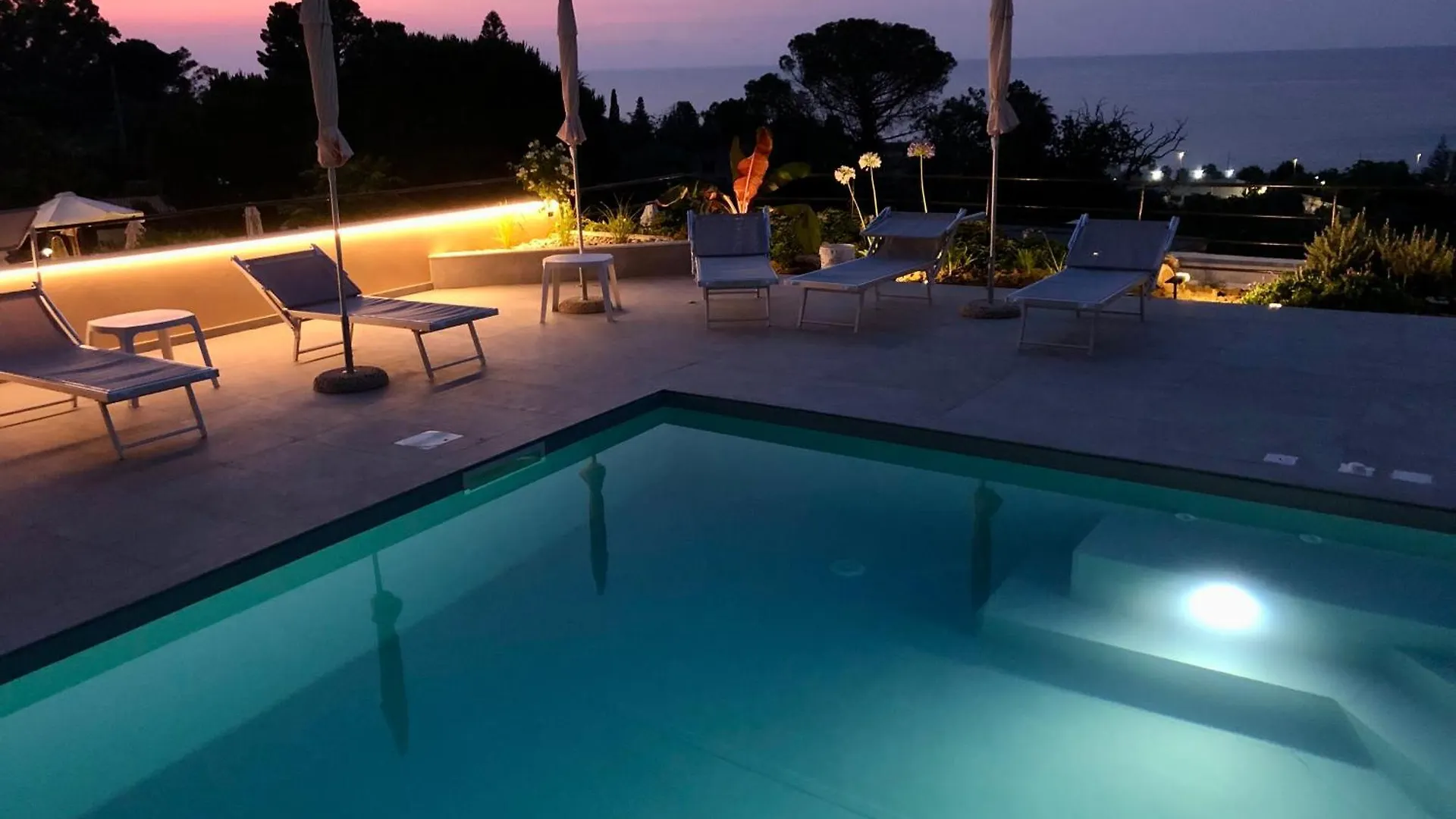 Casa Miraflores Cefalu Aparthotel