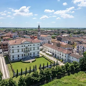 https://residenza-villa-vecelli-cavriani.hotelinveneto.com
